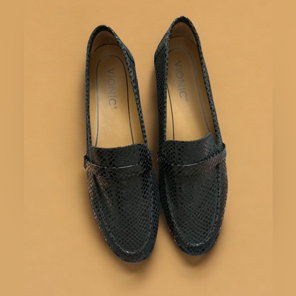 Vionic Shoes - Vionic Black Moccasin-Style Loafers Flats 7.5 NWOT